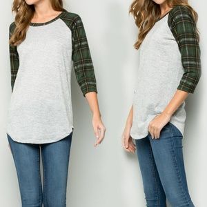 Acting Pro Women's Plaid Colorblock Raglan Top